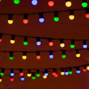 Guirnalda LED con cable negro 10 bombillas LED Multicolor - 8 metros