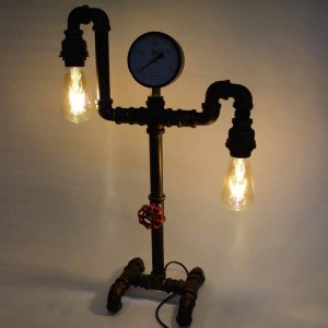 Tischlampe im Vintage-Stil mit Pfeifen