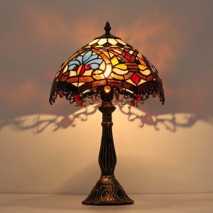 Von Tiffany inspirierte Lampe mit Blumenmosaik aus Glas