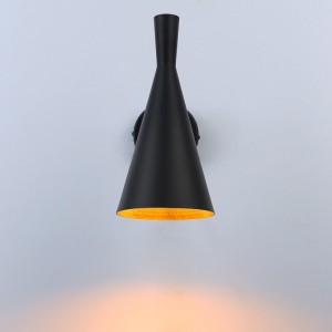 Lampada da parete regolabile per interni di colore nero e oro - stile art deco nordico