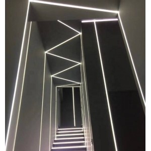 Conector vertical 90º para perfil e integração de gesso para fitas LED