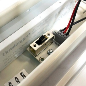Luminária linear LED CCT 60W 150cm com seletor de temperatura de cor