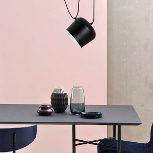 Candeeiro suspenso preto moderno "Agos" inspirado no design de Flos Aim