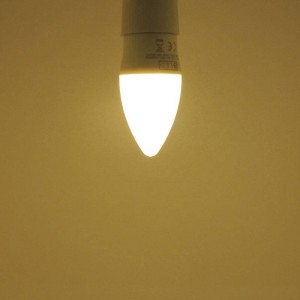 Lâmpada de vela de LED E27 4.2W cobertura opalina